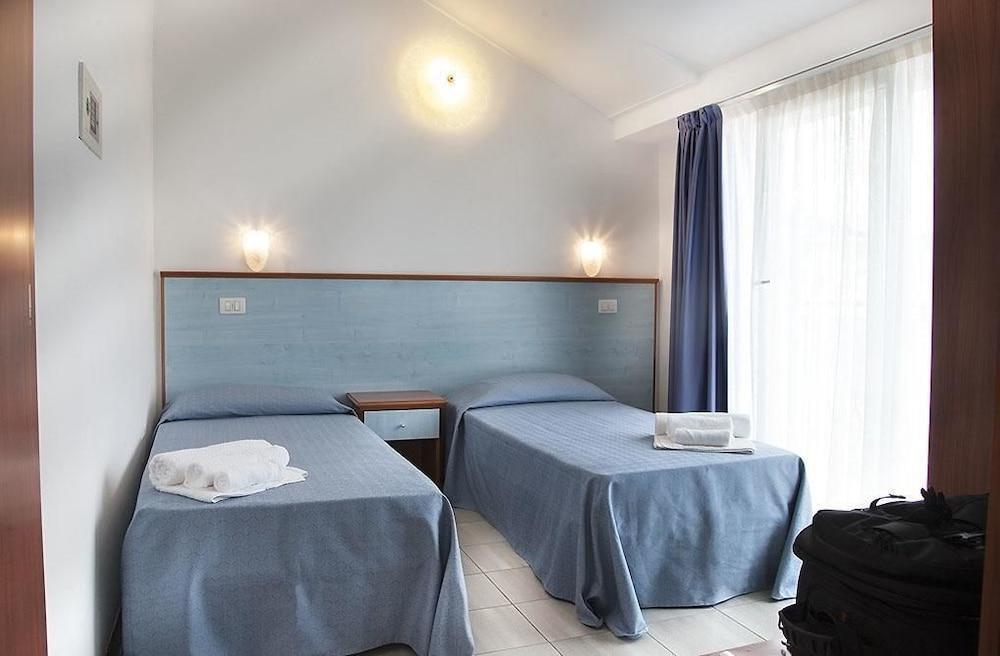 Hotel Brienz Белариа-Игеа Марина Екстериор снимка