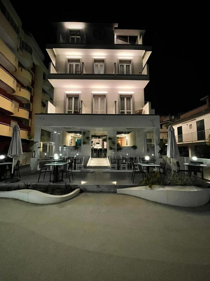 Hotel Brienz Белариа-Игеа Марина Екстериор снимка